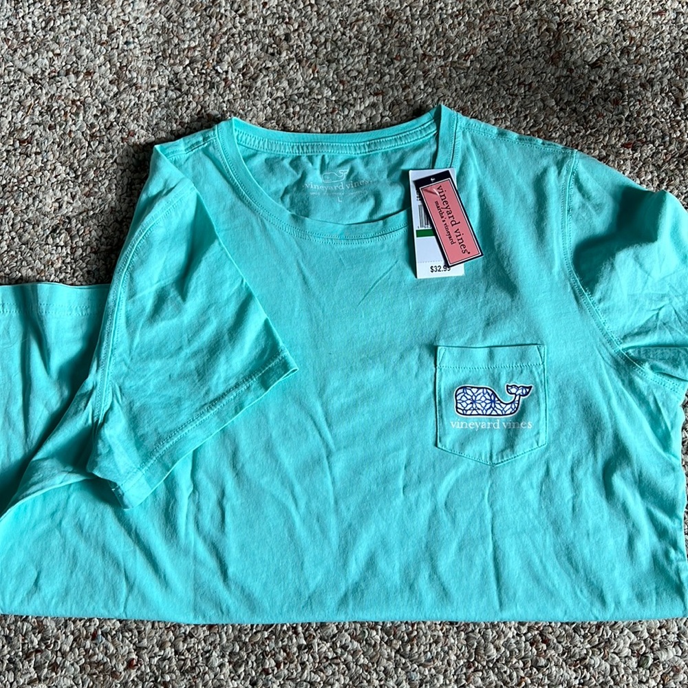 Vineyard Vines tee